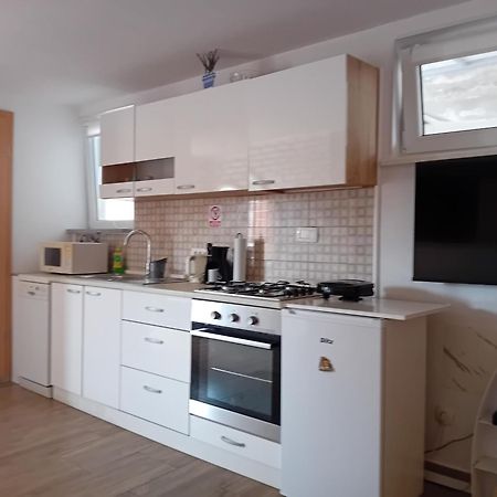 Studio apartman Desire Buje Bagian luar foto